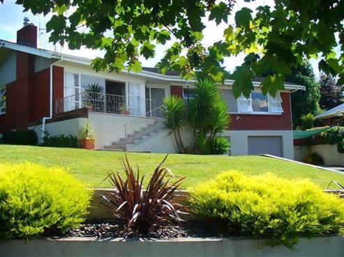 11 Acacia Crescent, Glenview