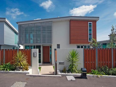 24 The Crescent, Roseneath