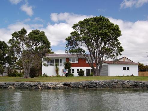 28 Harbour View Road, Point Wells