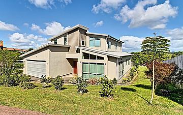 14E Baulcomb Parade, Windsor Park