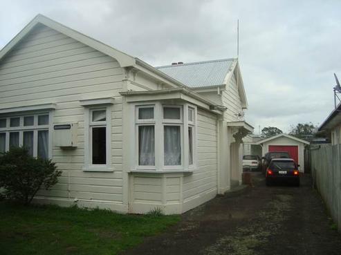 108 Linton Street, West End