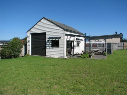104 Titoki Place, Matarangi
