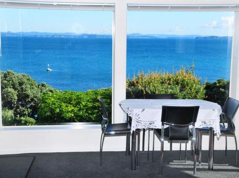 10 Pacific Parade, Army Bay