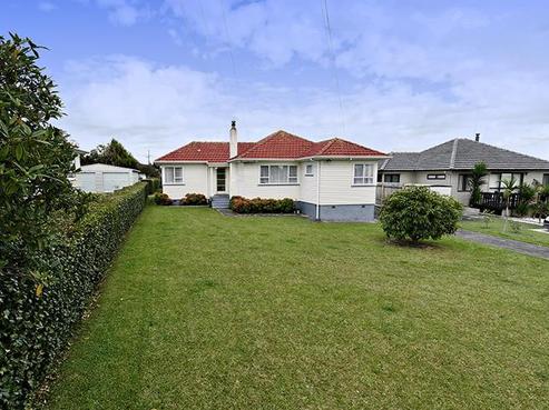6 Netherlands Avenue, Kelston