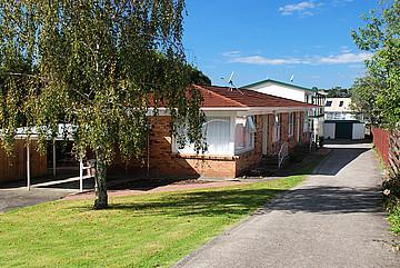 2/17 Woodall Place, Totara Vale