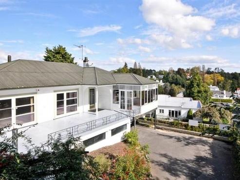 8 Fairfield Road, Fairfield