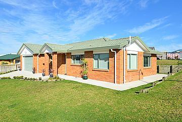 2 Eloise Place, Clendon Park