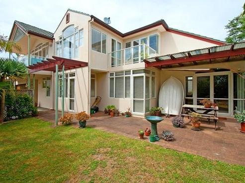 2/39 Castor Bay Road, Castor Bay