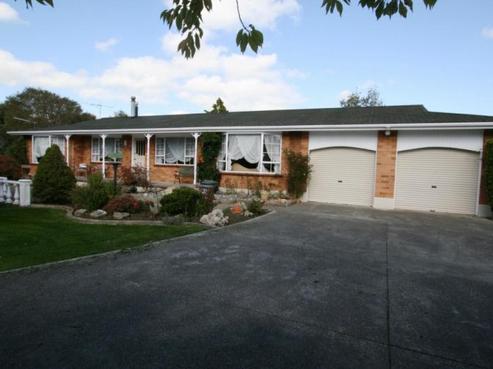 176 Oteramika Road, Tisbury