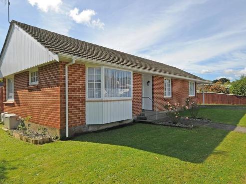 1 Tiwakawaka Grove, Heretaunga