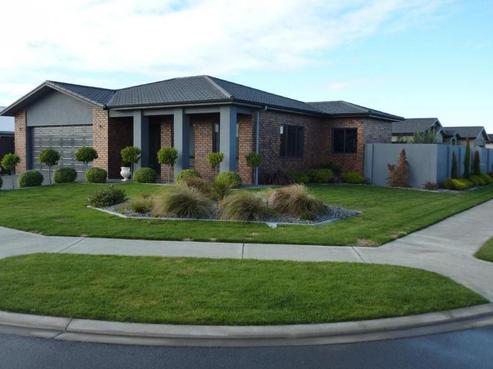 17 Akaroa Road, Poraiti