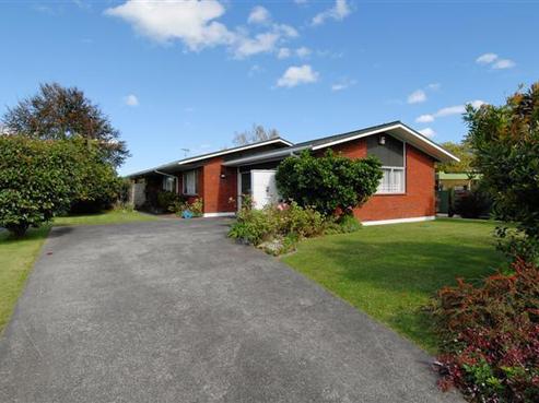 77 Howell Avenue, Riverlea