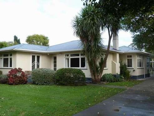 969 Riverslea Road South, Longlands