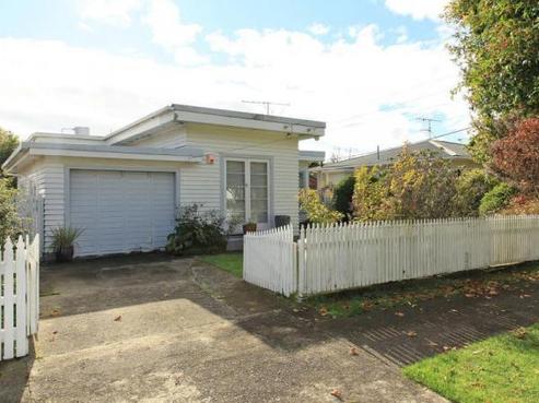 5 Athlone Crescent, Boulcott
