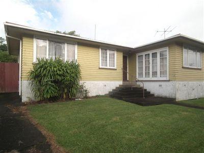 9 Cobham Crescent, Kelston