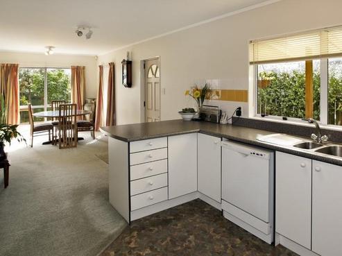 2/271 Meola Road, Point Chevalier
