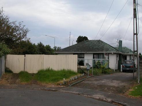 2 Laxon Avenue, Otara
