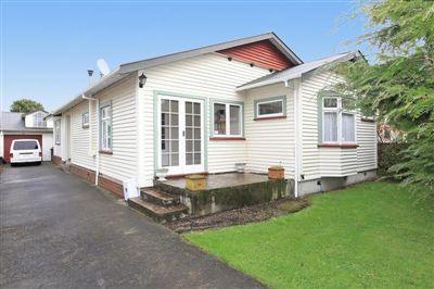 146 Knights Road, Central Hutt