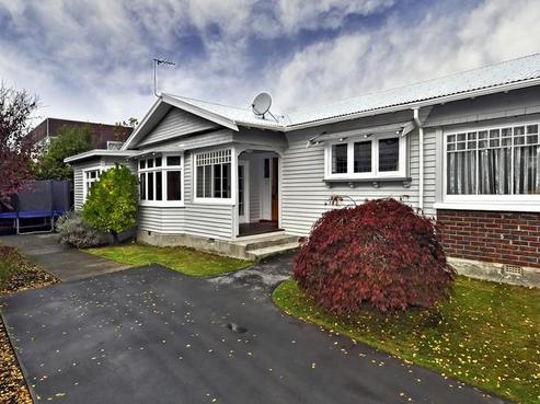 34 Hills Road, Edgeware