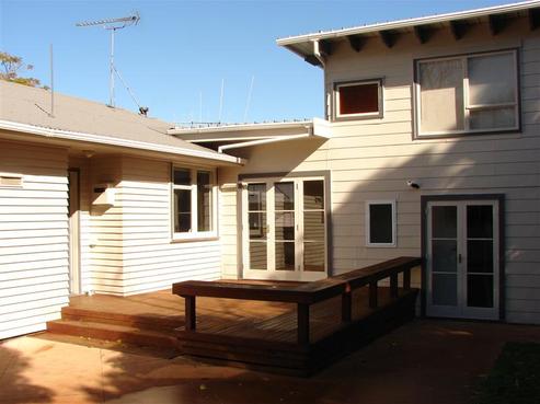 109 Abingdon Place, Thames