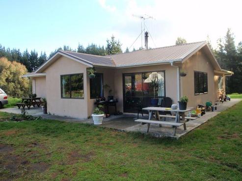 243 Trickers Road, Bulls