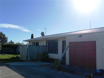 2/58 Bill Hercock Street, Pirimai