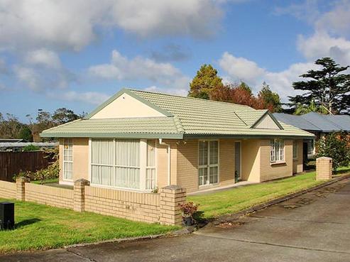 6 Coupland Court, Glendene