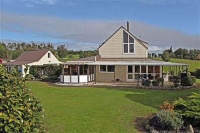 221 Pukeoware Road, Waiuku