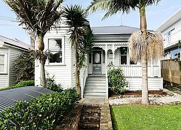 21 Mountain View Road, Morningside