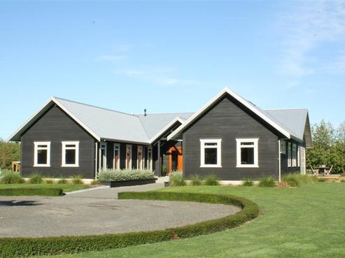 147 West Road, Pakipaki