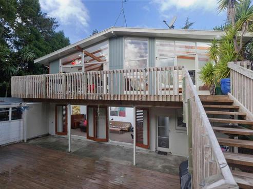 33 Rimutaka Place, Titirangi