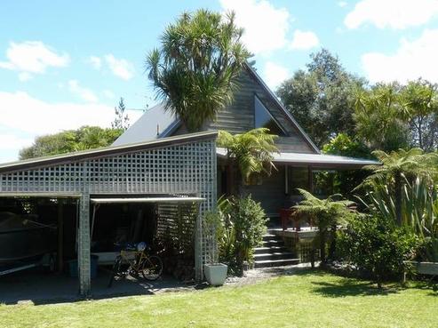 141 Ocean Beach Road, Tairua