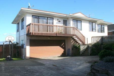 11 Lemonwood Grove, Maungaraki