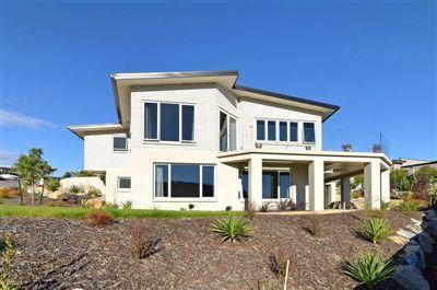 32 Highview Drive, Wakatu