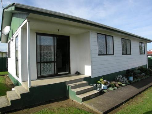 2/27 Coombe Avenue, Otara