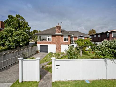 35 Merani Street, Narrow Neck