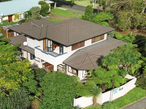 1 Cathedral Court, Hahei
