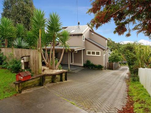 61 Sunrise Avenue, Murrays Bay