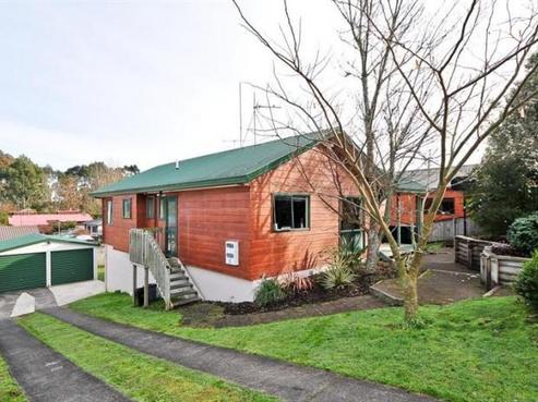 66 Dixon Road, Glenview