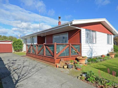 64 California Drive, Totara Park