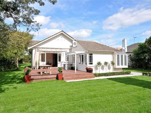 10 Strowan Avenue, Fairfield