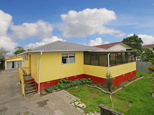 10 Ngatira Place, Clendon Park