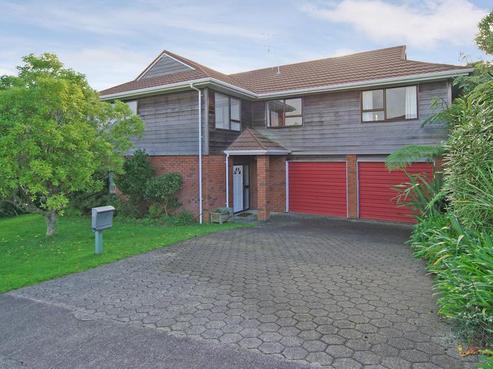 32 Thatcher Crescent, Crofton Downs
