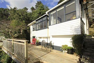 21 Korimako Road, Days Bay