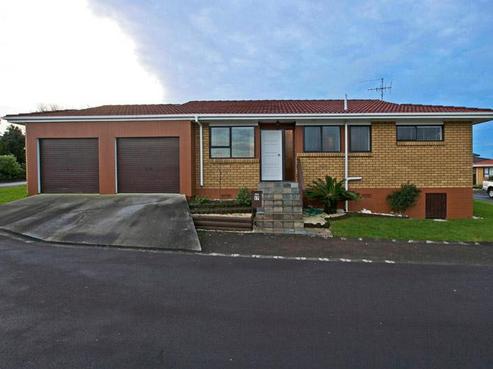 17 Tate Grove, Half Moon Bay