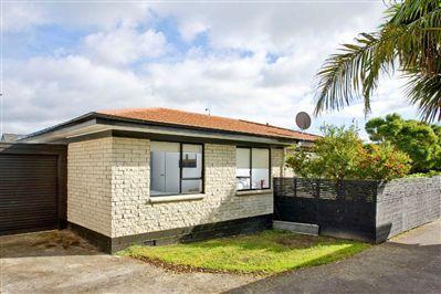 2/8 Corrella Road, Belmont