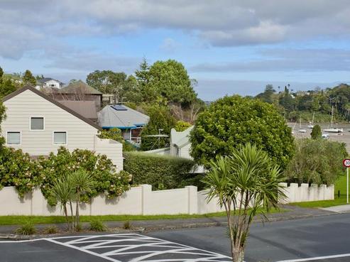 4/4 Council Terrace, Northcote Point