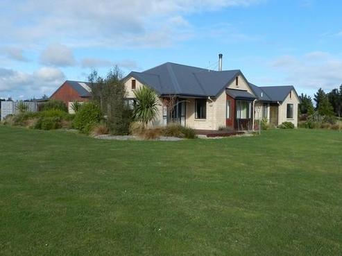 241 Elliotts Road, Cust