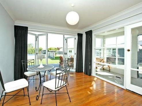 18 Tucker Lane, Clive