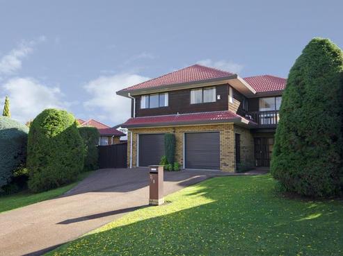 2/9 Billabong Place, Botany Downs